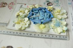 SEASIDE BLUE & IVORY – 9 Flowers 20-80mm 6Styles PAPER & SILK VE1 MH