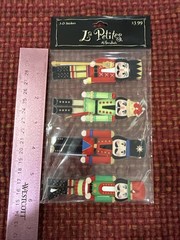 New Paper Studios Scrapbooking Stickers – Nutcrackers – 474353 – 2011