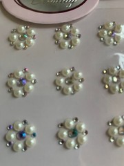 3D ADHESIVE GEMSTONE PEARLS & GEMSTONES FLOWER 20PCS