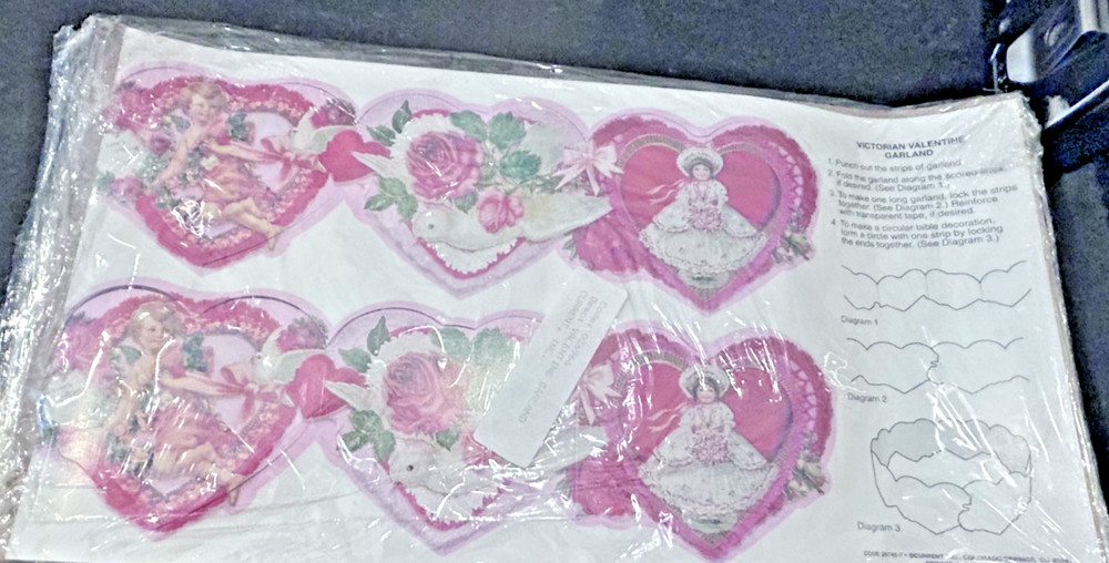 Current Victorian Style Valentine Garland Paper Die Cuts Hearts Angels 8×15
