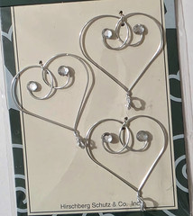 THE CARD CONNECTION Decorative Metal Embellishments – HEARTS – 3 pcs