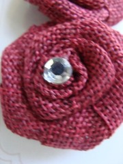 NIP Jolee’s 4pcs RED BURLAP FABRIC FLOWERS GEMS 3D Embellishments 2″ each flower