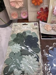 Mixed Lot/Flowers/Paper/Scrapbook/Card Making/Embellishments