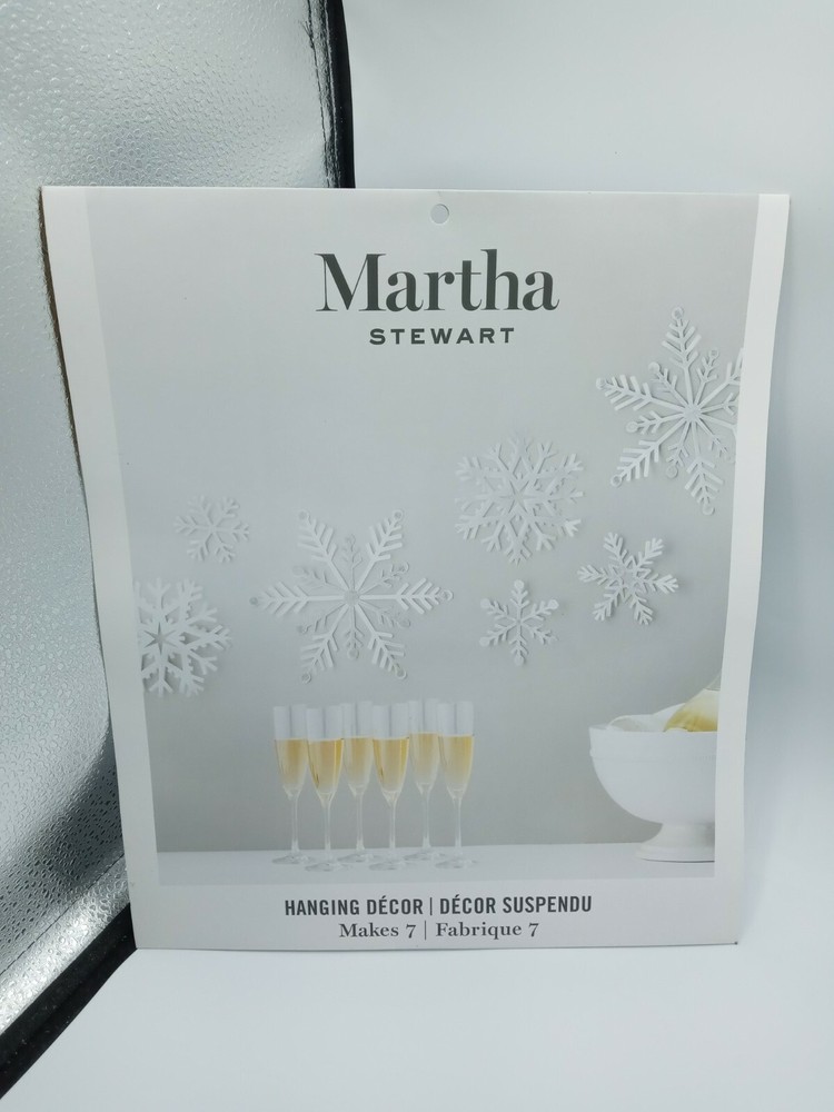 Martha Stewart Wall Hanging Decor Makes 7 Glitter Vellum Snowflakes NEW