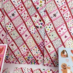 PAPYRUS Valentine’s Day treat bags 5″ x 7” WITH STICKERS & SEALS ( 6 Count)