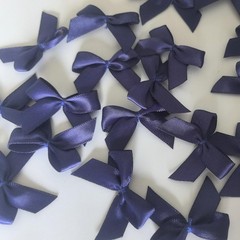 Micomon 50pcs 1.2-Inch Mini Bows for Crafts Satin 3/8″ ribbon, navy