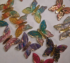CraftBuddyUS 20 pcs 1.25in x 1.5in Assorted Acrylic Mixed Butterflies