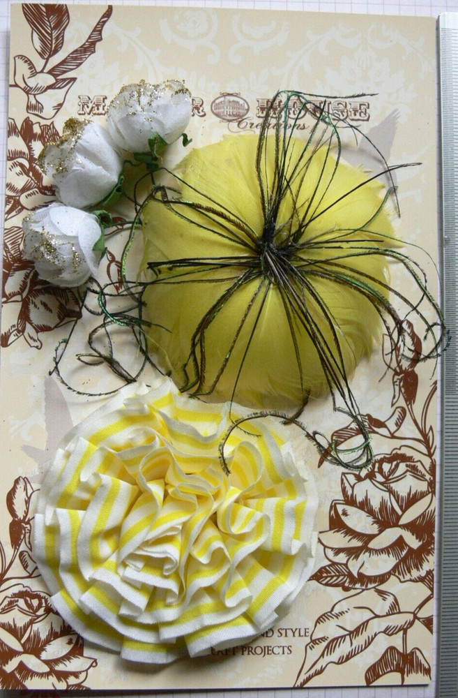 YELLOW Feather & WHITE Glitter Roses 5 Flower Pk – Fascinator 22-75mm Manor Hse