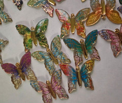 CraftBuddyUS 20 pcs 1.25in x 1.5in Assorted Acrylic Mixed Butterflies