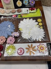 Mixed Lot/Flowers/Paper/Scrapbook/Card Making/Embellishments
