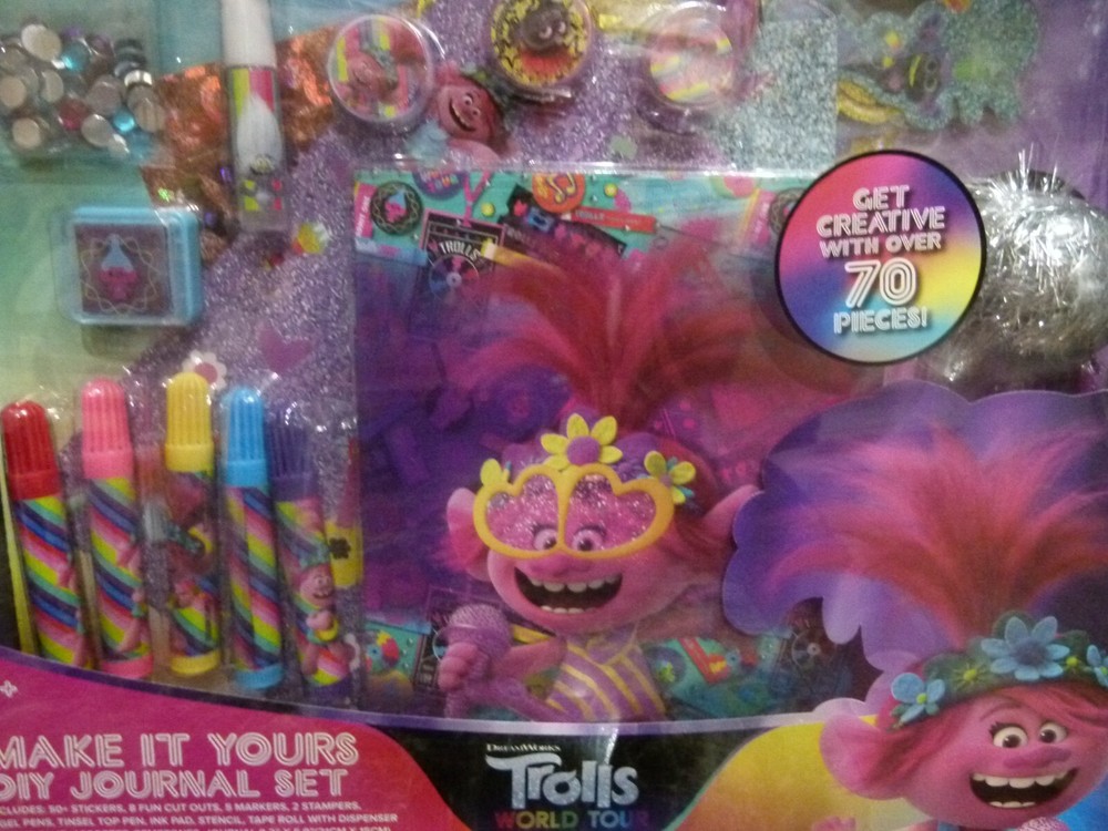 Trolls world tour make it your diy journal set 70 Pieces- Brand New!