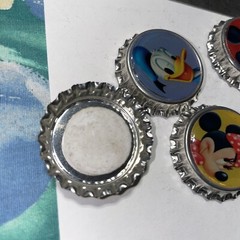 7-DISNEY Mickey, Minnie, Pluto, Goofy, Donald, ADHESIVE BOTTLE CAPS Used