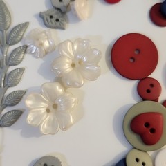 UNUSED Decorative Buttons Leaves Flowers Plaques Crafts Sewing Scrapbook