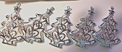 CraftbuddyUS 5pc x 2.5 inch 3D Decorative Metal Xmas Tree Hanging By String Topp