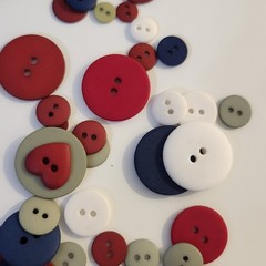 UNUSED Decorative Buttons Leaves Flowers Plaques Crafts Sewing Scrapbook