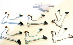 Lot of 33 Seashore Themed Flatbacks For Crafting – Seagulls, Chairs – NEW (#40)
