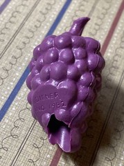 vintage 80s scented GRAPE Diener sniff Purple Grapes rubber 1982 Eraser grape !