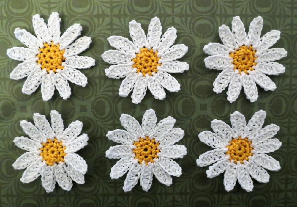 Crochet Flower Small Daisy Applique Embellishment Yellow White 6 Pcs