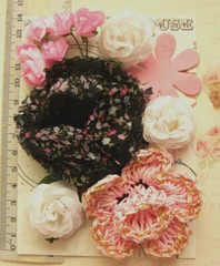 Flowers Roses x 12 & Leaves BLACK PINK & WHITE 5 Styles PAPER & SILK 15-70mm VA1