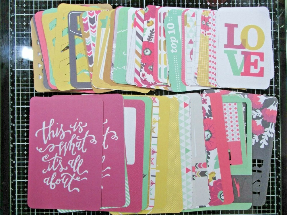 We R Memory Keepers Pocket Page Cards, Captured, 155 Cards, 155CAP Retired
