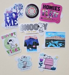 Peanuts «Snoopy» / 9 Vinyl Decal Stickers. Waterproof.