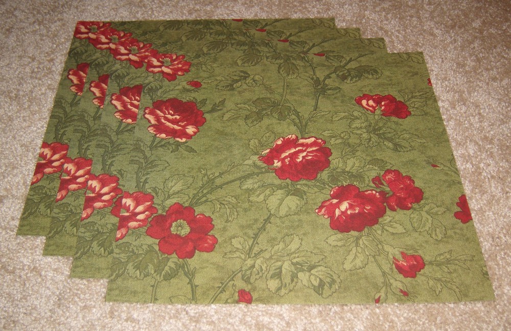 Daisy D’s Vintage Scrapbook Paper(4)….Christmas Traditions Floral