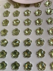 3D ADHESIVE GEMSTONE FLOWER FLORAL DESIGN 70 PCS