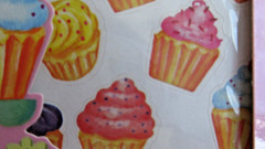 Scratch & Sniff Cupcake Stickers Pack (44) Vanilla Peaceable Kingdom – Mindware