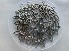 Stampin Up PETAL PASSION Metal Charms 24 Pieces 0.75in Embellishments 2018