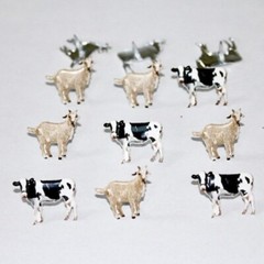 COW & GOAT SCRAPBOOKING DECORATIVE BRADS EYELET OUTLET 8 PCS 2 DESIGNS