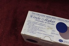 Creative Memories Circle Maker – 1.25″ x 1.5″ + Storage