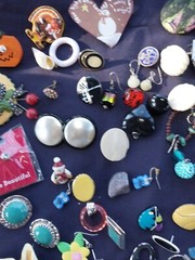 A real athenic fake set of jewelry plastic metal I’m pretty things