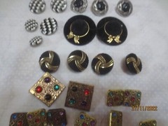 29 Vintage Crafting Buttons Fancy – Black Hats Rhinestone Silver & Gold tone