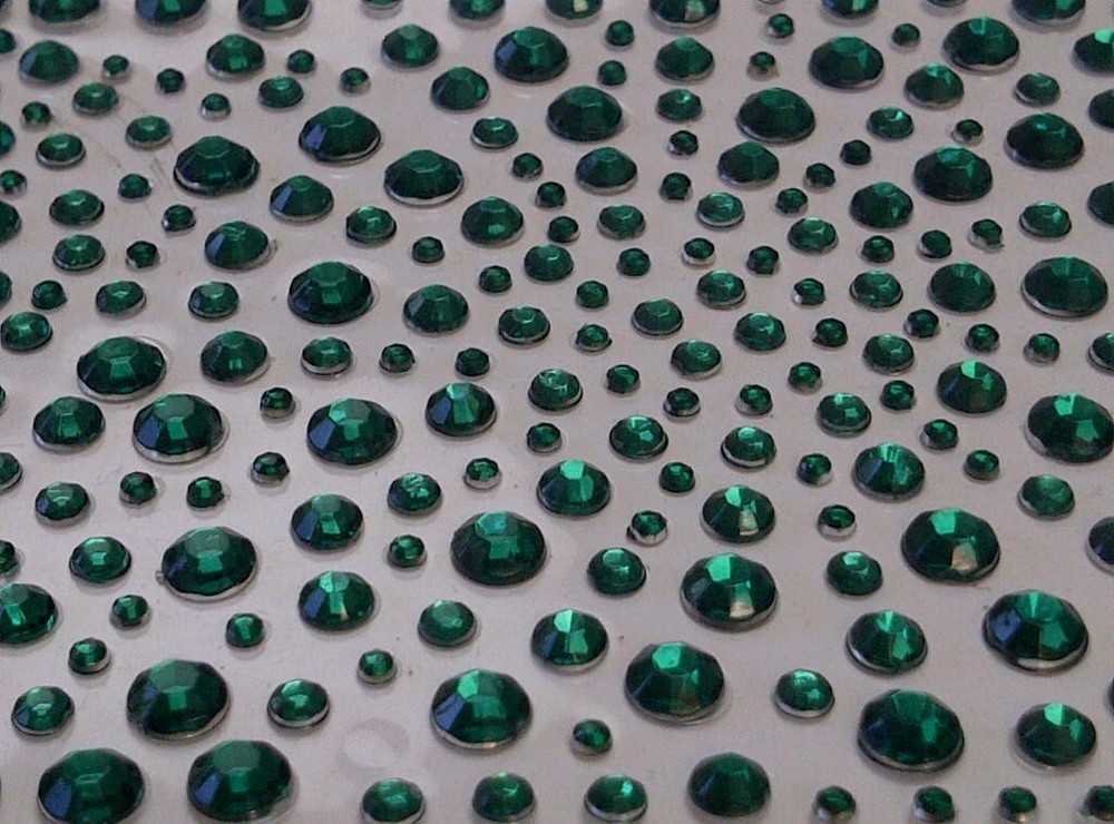 CraftbuddyUS 325pcs Green Self Adhesive Rhinestone Gems Craft, 2mm to 5mm Gems