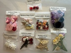 152 pieces BUTTONS Lot Bear Ladybug Shoes Snowflake Roses Daffodils Button