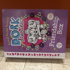 DORK DIARIES: FRIENDSHIP KIT By Rachel Renee Russell Hardcover Scrapbook Rare