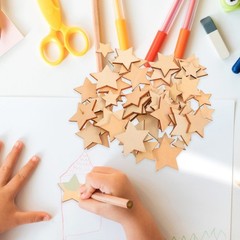 200Pcs Unfinished Wood Star Ornaments Beige Wooden Craft Shapes for Kids Crafts