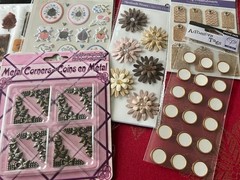 LOT #987 – FLORAL METAL PHOTO CORNERS BURLAP TAGS METAL CIRCLE TAG 3D STICKERS