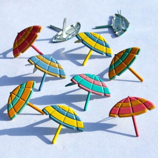BEACH UMBRELLA SCRAPBOOKING DECORATIVE BRADS EYELET OUTLET 8 PCS 5 COLORS