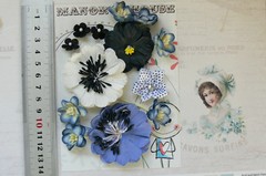 BLUE WHITE & BLACK Mix – 12 Paper & 1 Satin Flower – 5 Styles 15-50mm across VD3