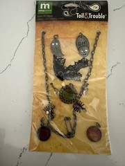 Making Memories 7PC Toil & Trouble Jewelry Kit/Trousse Charms Chain Scrapbooking