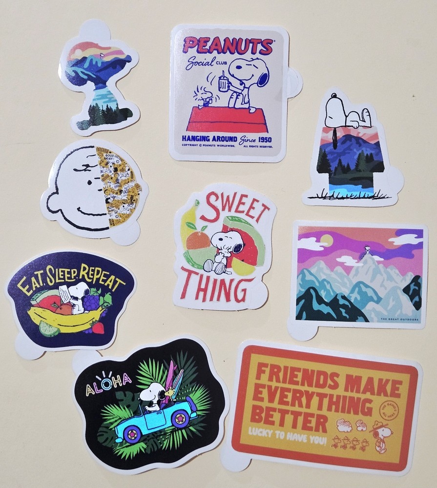 Peanuts «Snoopy» / 9 Vinyl Decal Stickers. Waterproof.