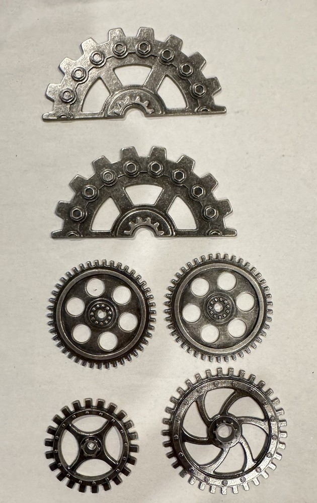 Tim Holtz Idea-ology Industrial Gears Metal Embellishments 6 Pc Steampunk