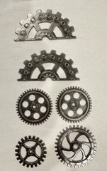 Tim Holtz Idea-ology Industrial Gears Metal Embellishments 6 Pc Steampunk