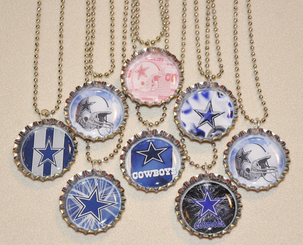 SET OF 8 «DALLAS COWBOYS» BOTTLECAP NECKLACES! party favors