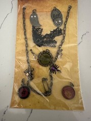 Making Memories 7PC Toil & Trouble Jewelry Kit/Trousse Charms Chain Scrapbooking