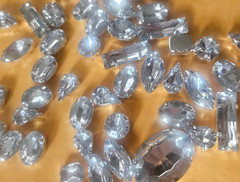 CraftbuddyUS 50pc Mixed Shape SewOn Acrylc Silver Set Crystal Diamnte Montee Gem
