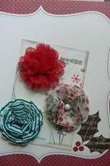 RED GREEN & WHITE Mix Fabric Lace – 3 Flowers 70-75mm Manor House MHX-Cb