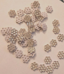 CraftbuddyUS 50 pcs x 0.5in CLEAR Flower Rhinestone Gems , DIY(w/o Adhesive)