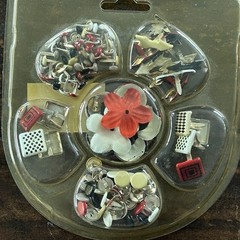 2 Creative Kits Flower Brad Embellishment Hot Off The Press Scrapbooking Cards